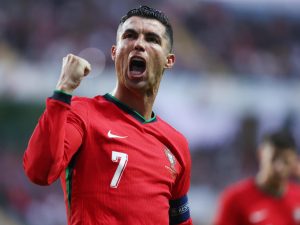 رونالدو يحيي آمال البرتغال