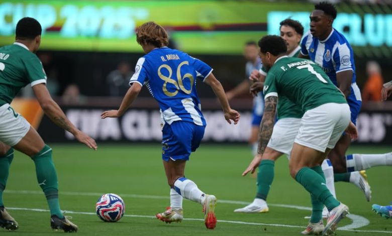 بالميراس يتعادل سلبيًا مع بورتو