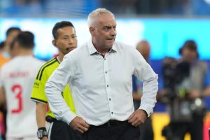 دارين بازيلي مدرب نيوزيلندا