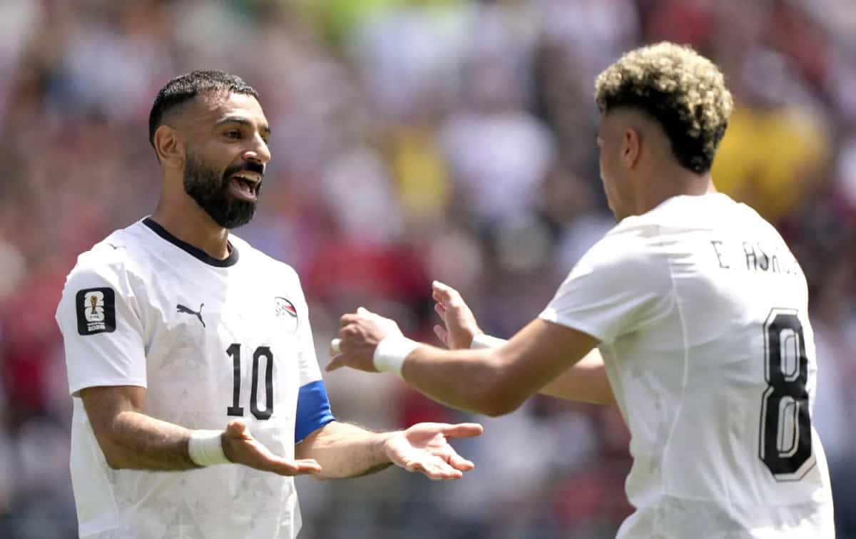 محمد صلاح وامام عاشور لاعبي منتخب مصر